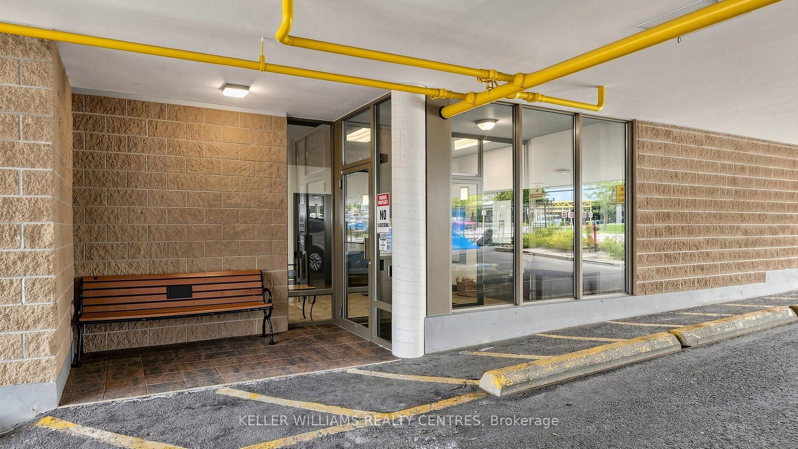 417-160 Wellington St, Aurora, view 4