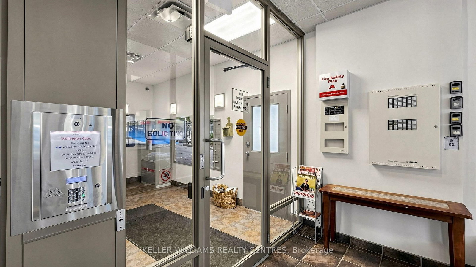417-160 Wellington St, Aurora, view 5