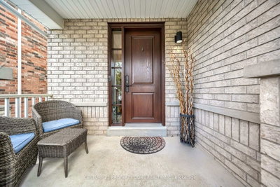 169 Downy Emerald Drive • Bradford West Gwillimbury, ON photo 4