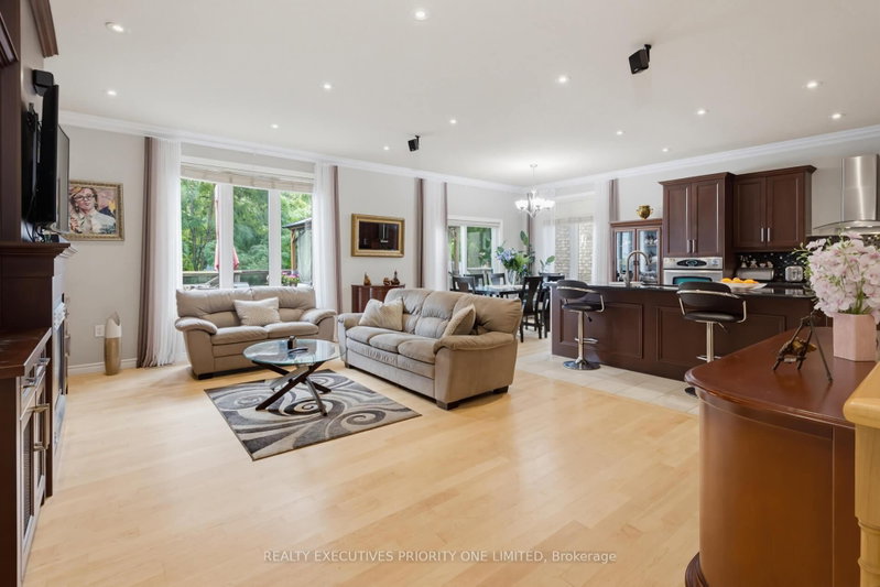 202 John Street W