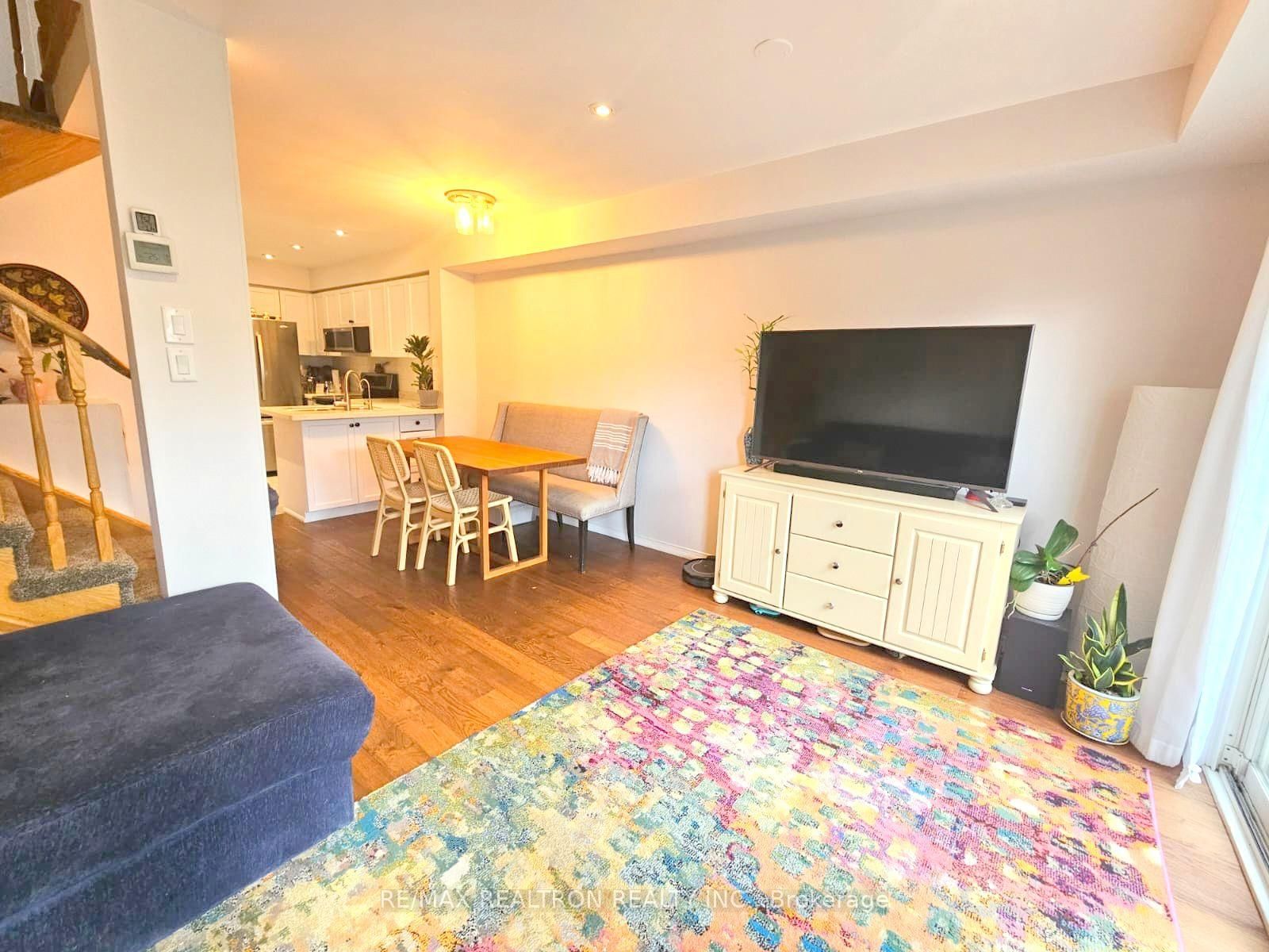 Main&2nd - 35 Lodgeway Drive, Vaughan 4