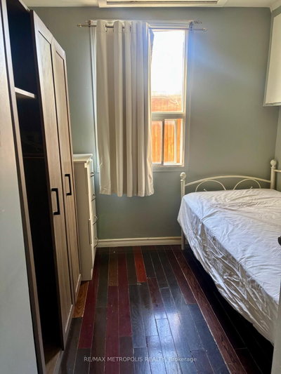 28 & 30 Thompson Drive • Georgina, ON photo 5