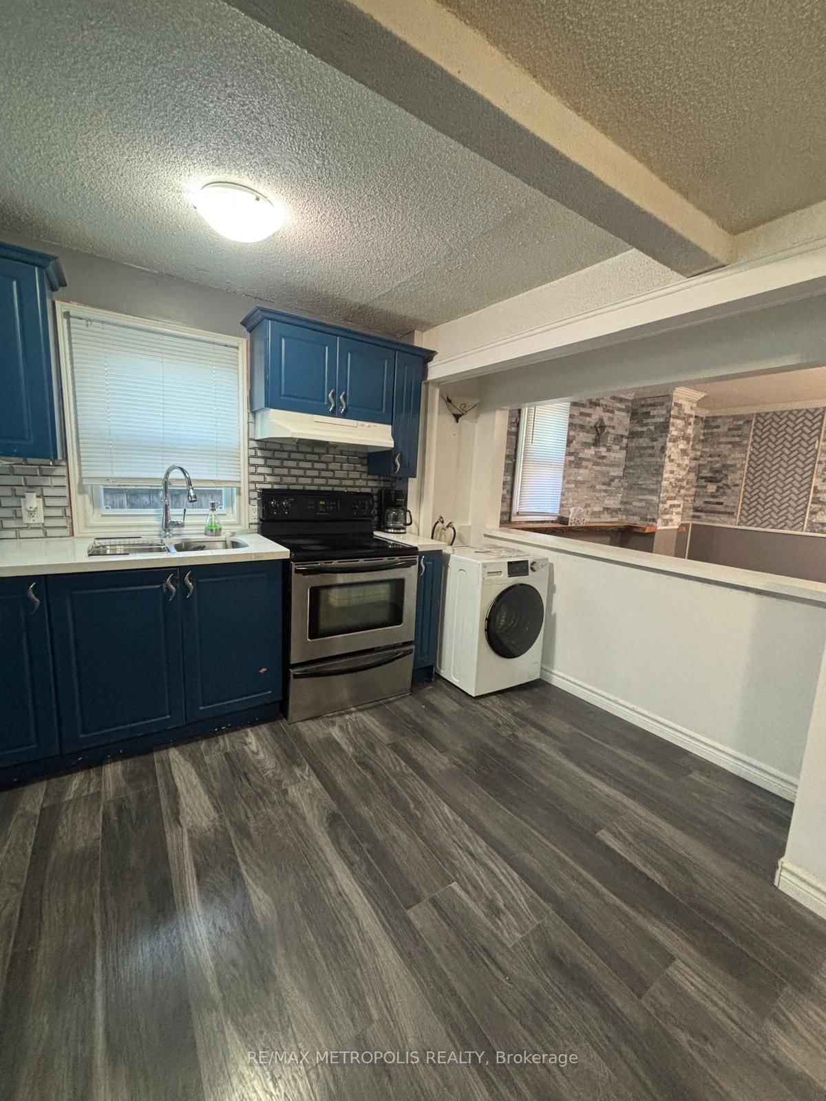 28 & 30 Thompson Drive • Georgina, ON photo 6