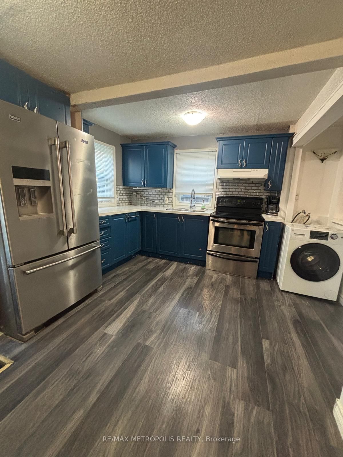 28 & 30 Thompson Drive • Georgina, ON photo 9