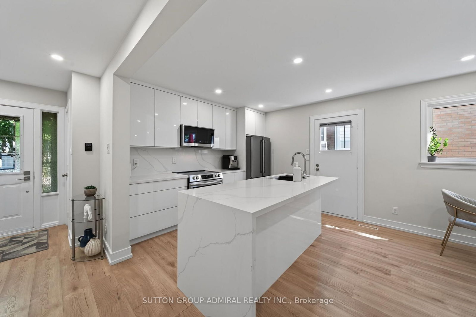 770 Pam Crescent • Newmarket, ON photo 5