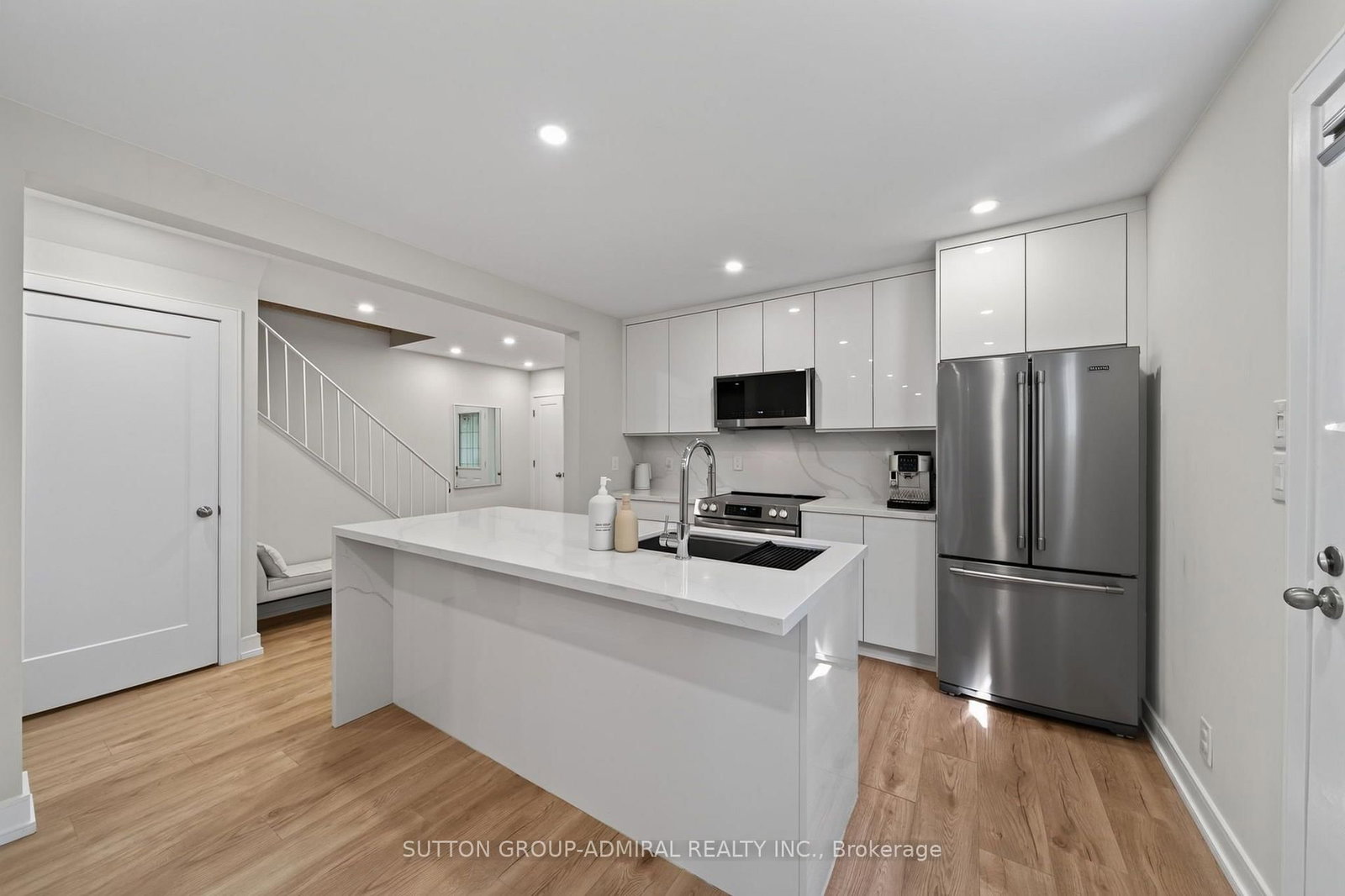 770 Pam Crescent • Newmarket, ON photo 6
