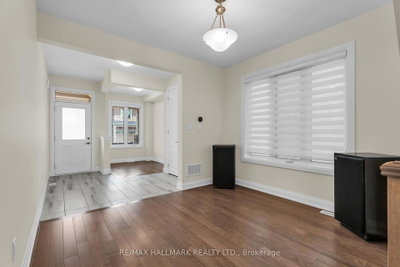 14 Eberly Woods Drive • Markham, ON photo 9