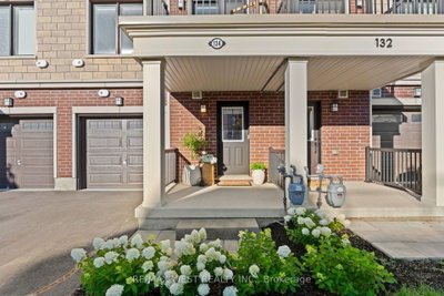 134 Covington Crescent • Whitchurch-Stouffville, ON photo 3