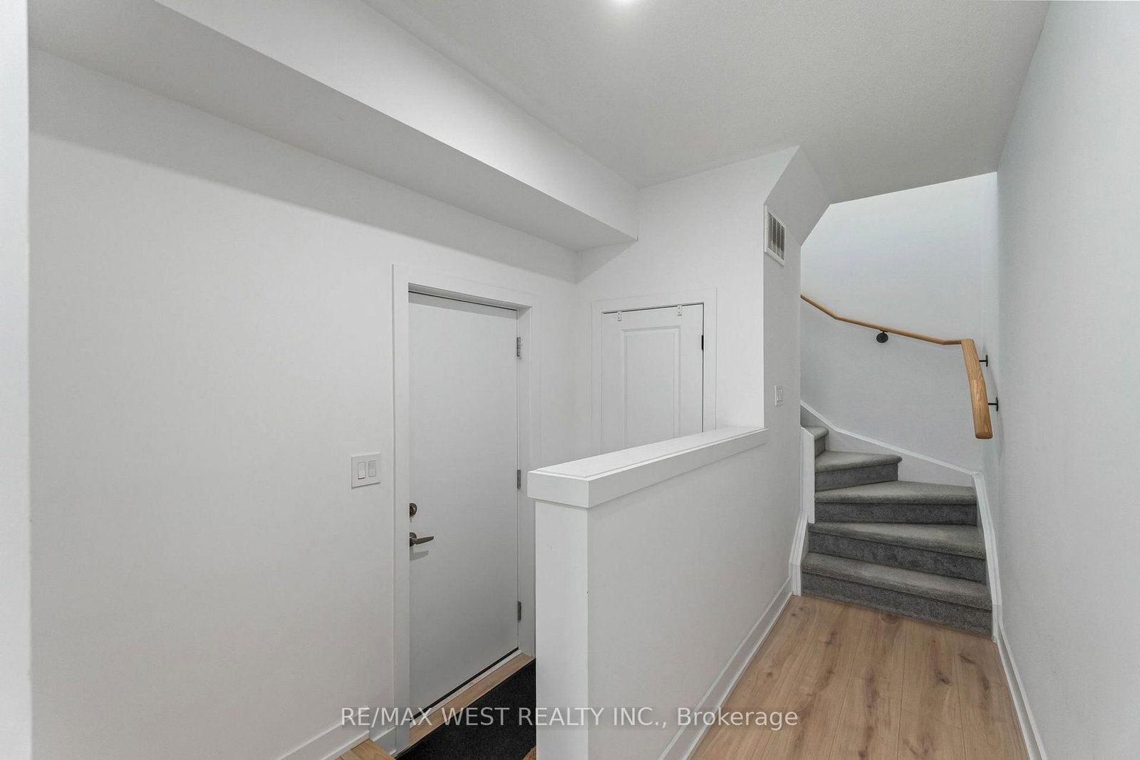 134 Covington Crescent • Whitchurch-Stouffville, ON photo 6