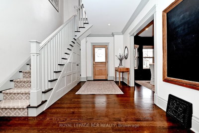 58 Tyler Street • Aurora, ON photo 6