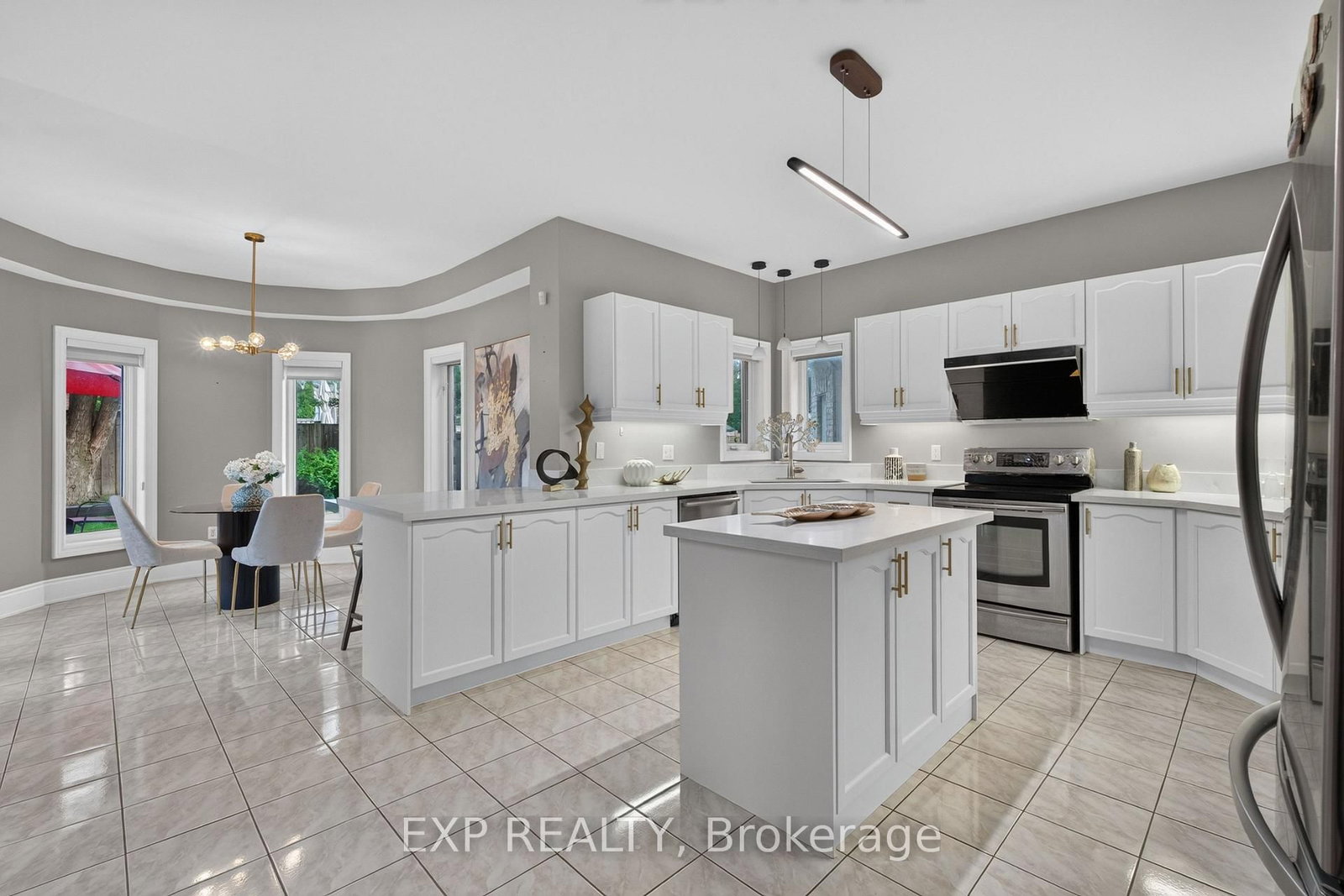 735 Foxcroft Boulevard • Newmarket, ON photo 13
