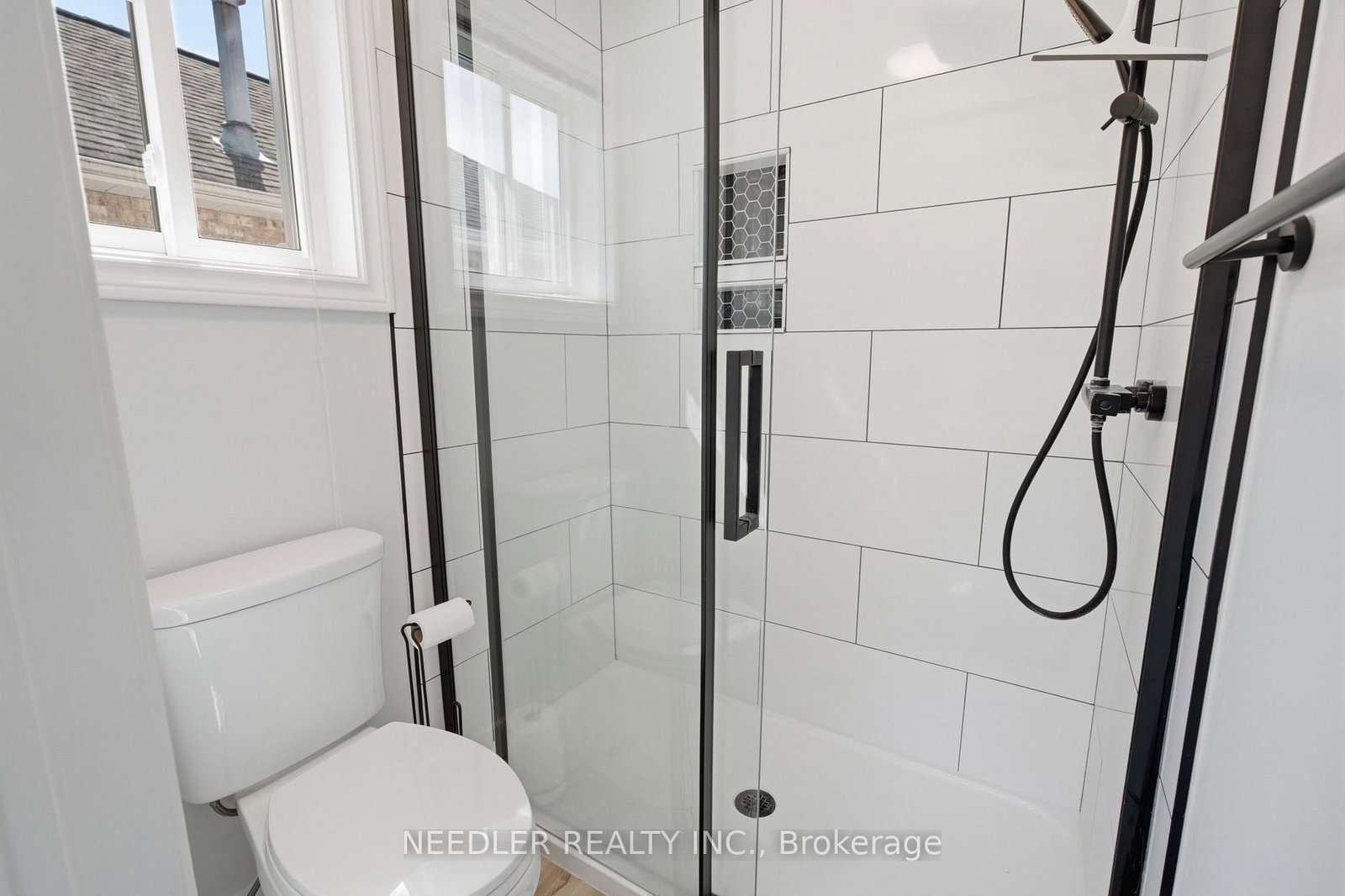 133 King Street • East Gwillimbury, ON photo 16