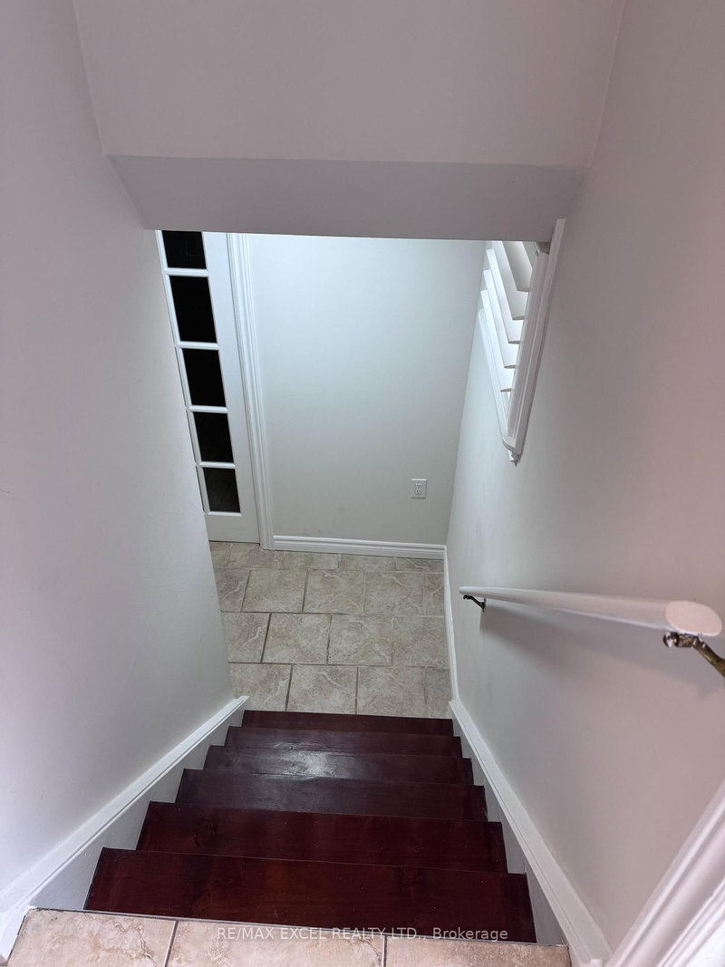 Bsmt - 21 Wootten Way S