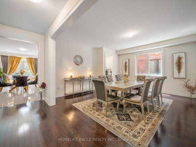 245 Danny Wheeler Boulevard • Georgina, ON photo 5