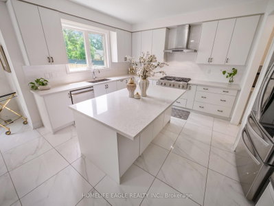 245 Danny Wheeler Boulevard • Georgina, ON photo 8