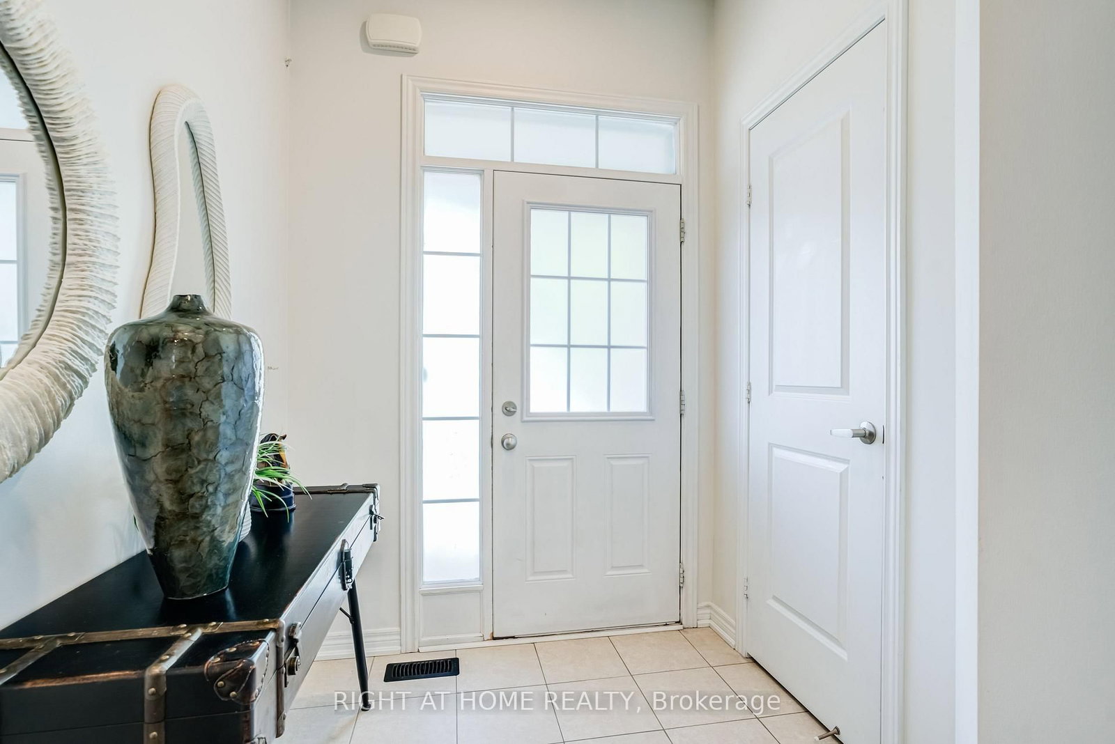 50 Collier Crescent • Markham, ON photo 4