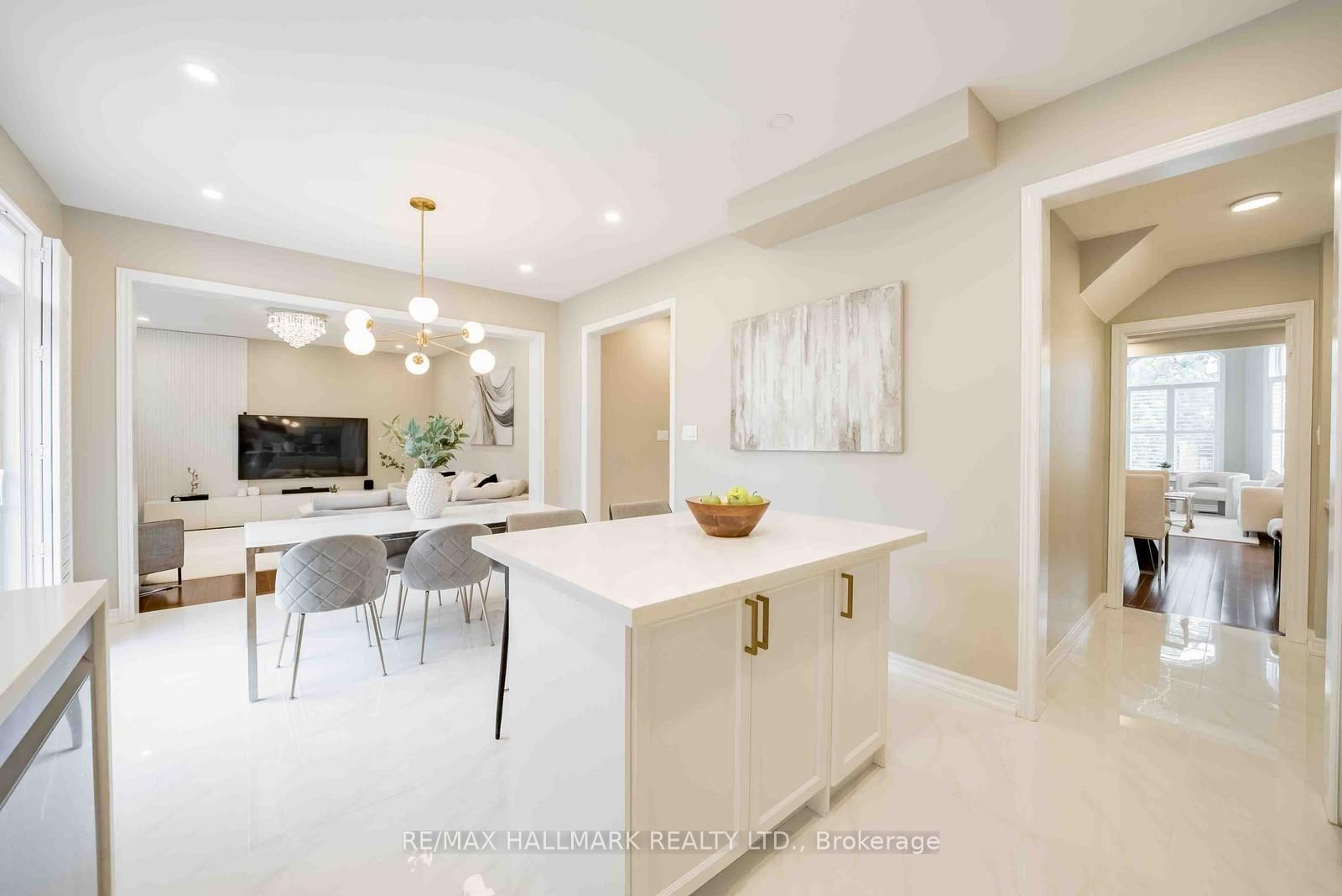 411 Hoover Park Drive • Whitchurch-Stouffville, ON photo 15