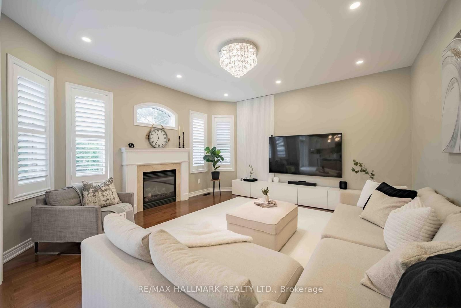 411 Hoover Park Drive • Whitchurch-Stouffville, ON photo 18