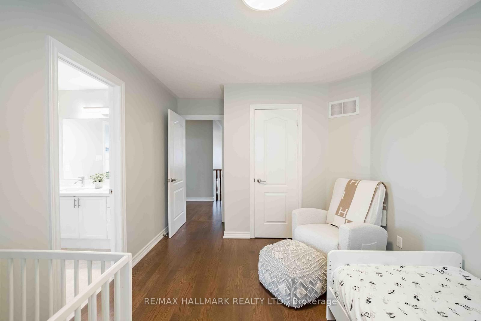 411 Hoover Park Drive • Whitchurch-Stouffville, ON photo 27