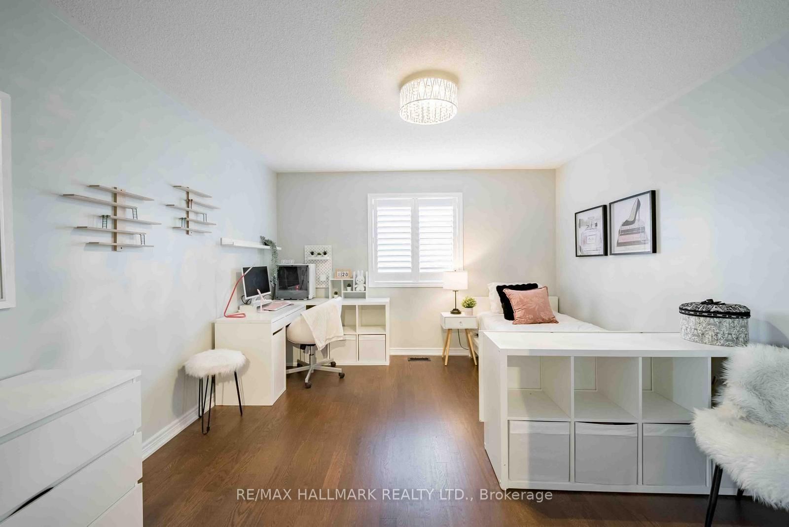 411 Hoover Park Drive • Whitchurch-Stouffville, ON photo 32