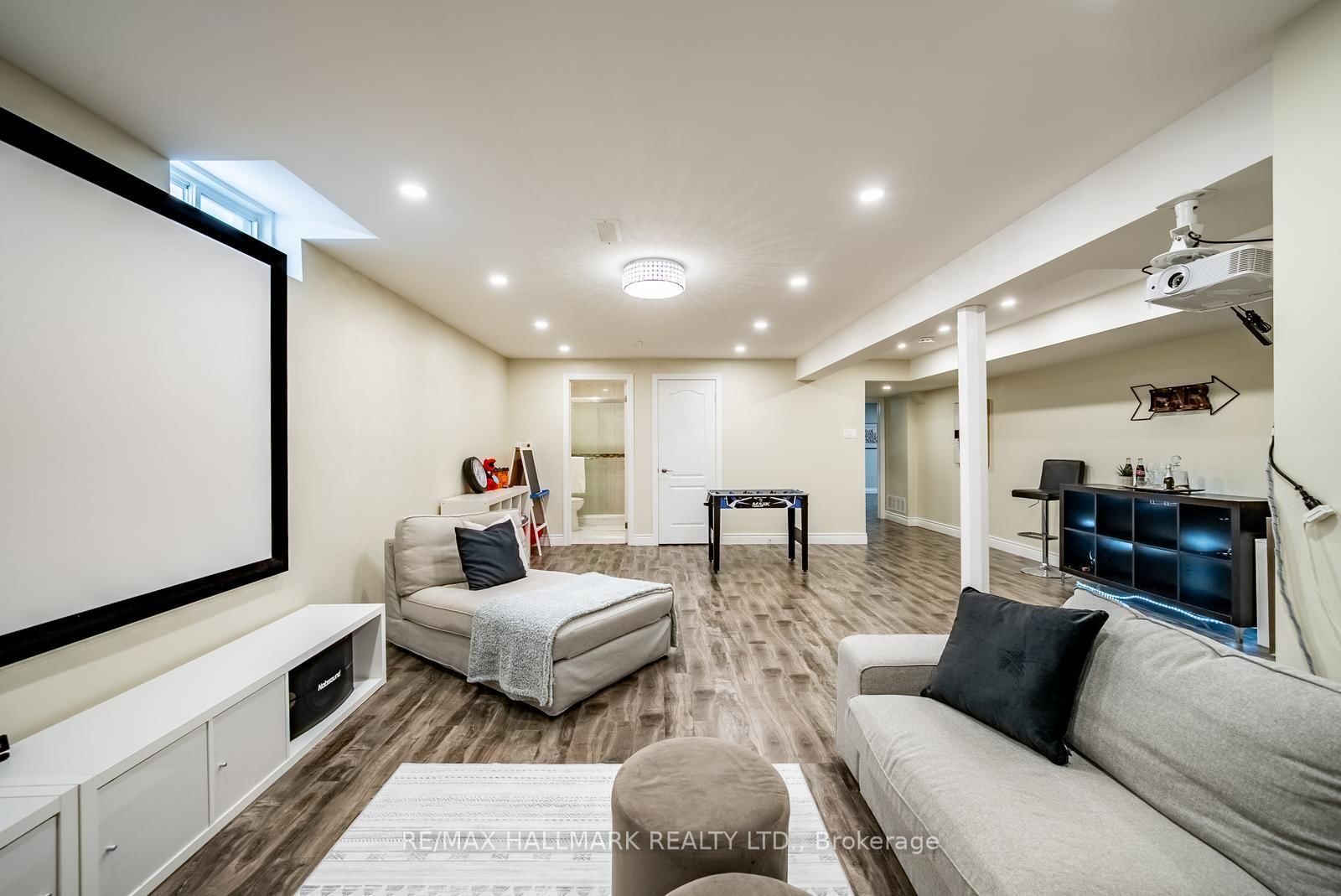 411 Hoover Park Drive • Whitchurch-Stouffville, ON photo 36
