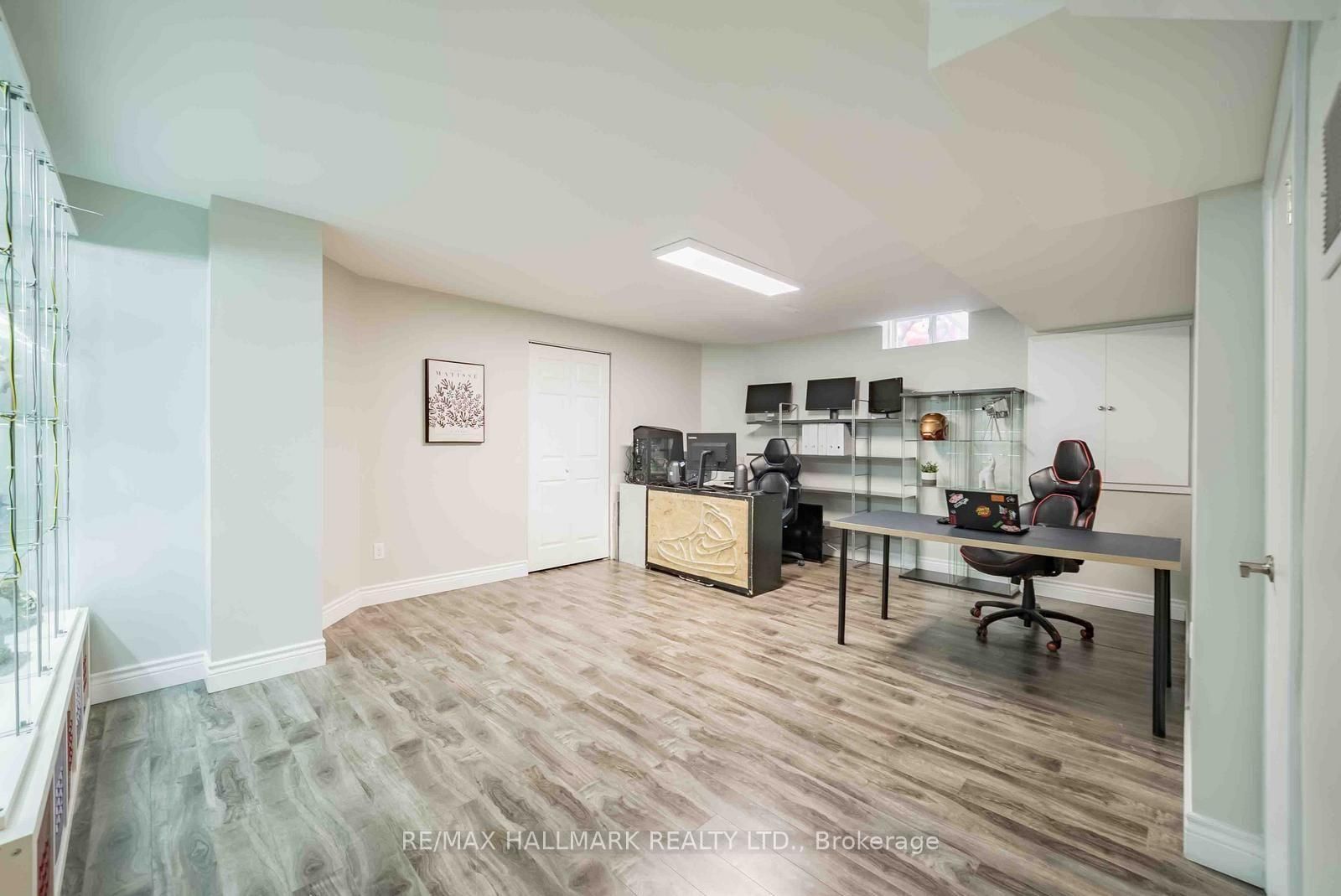 411 Hoover Park Drive • Whitchurch-Stouffville, ON photo 37