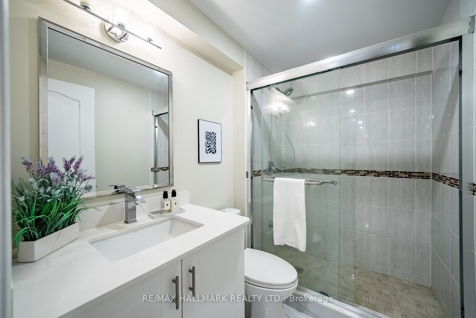 411 Hoover Park Drive • Whitchurch-Stouffville, ON photo 39