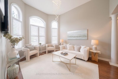 411 Hoover Park Drive • Whitchurch-Stouffville, ON photo 4
