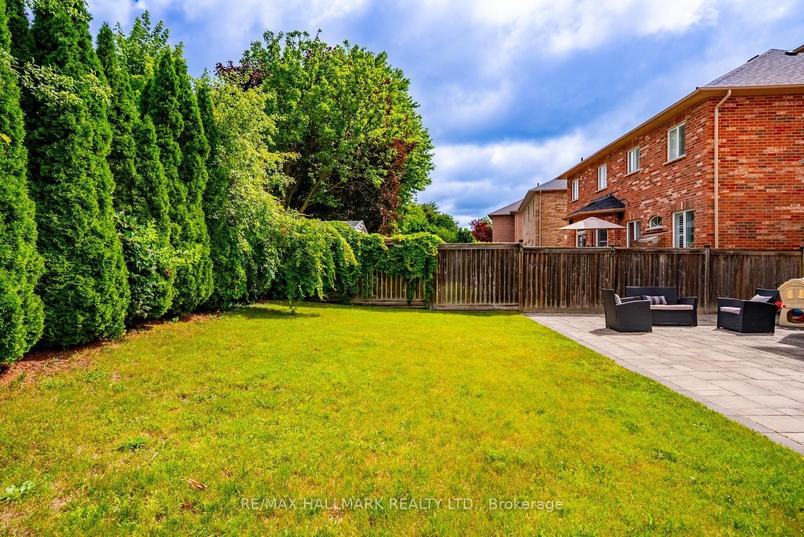 411 Hoover Park Drive • Whitchurch-Stouffville, ON photo 42