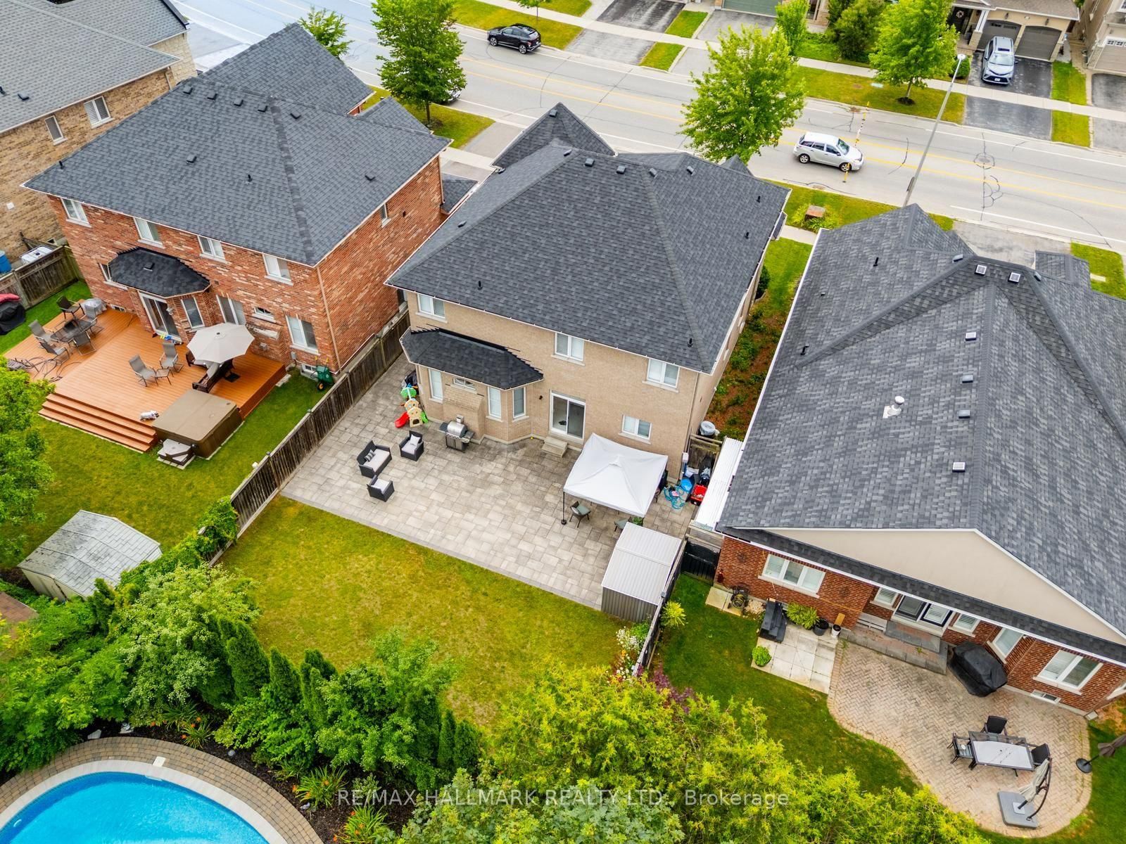 411 Hoover Park Drive • Whitchurch-Stouffville, ON photo 43