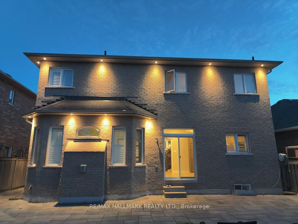 411 Hoover Park Drive • Whitchurch-Stouffville, ON photo 46