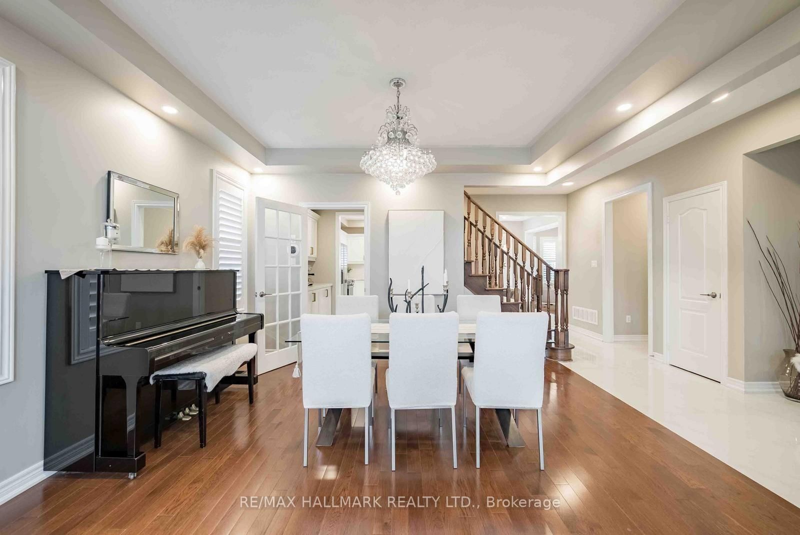 411 Hoover Park Drive • Whitchurch-Stouffville, ON photo 8