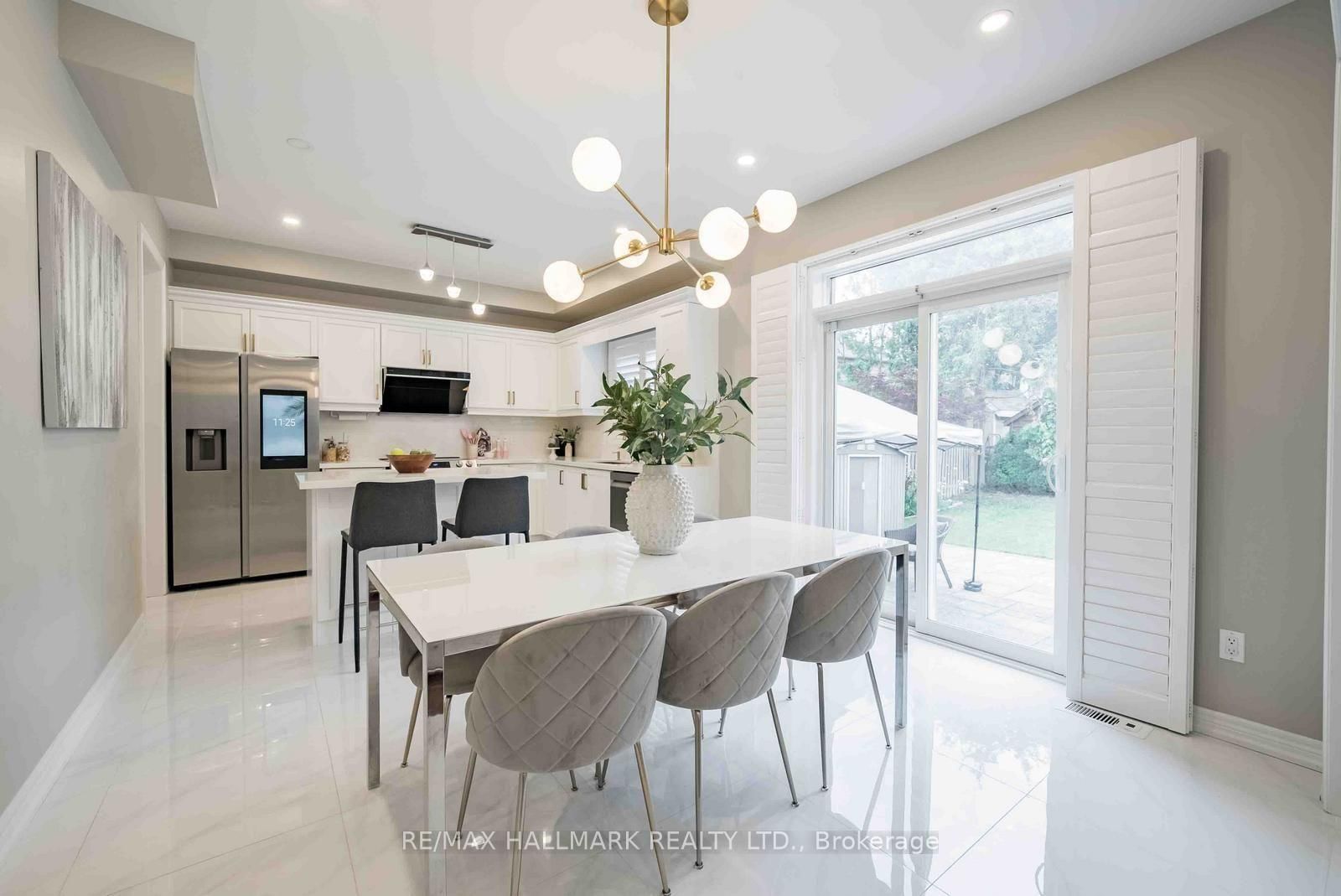 411 Hoover Park Drive • Whitchurch-Stouffville, ON photo 9