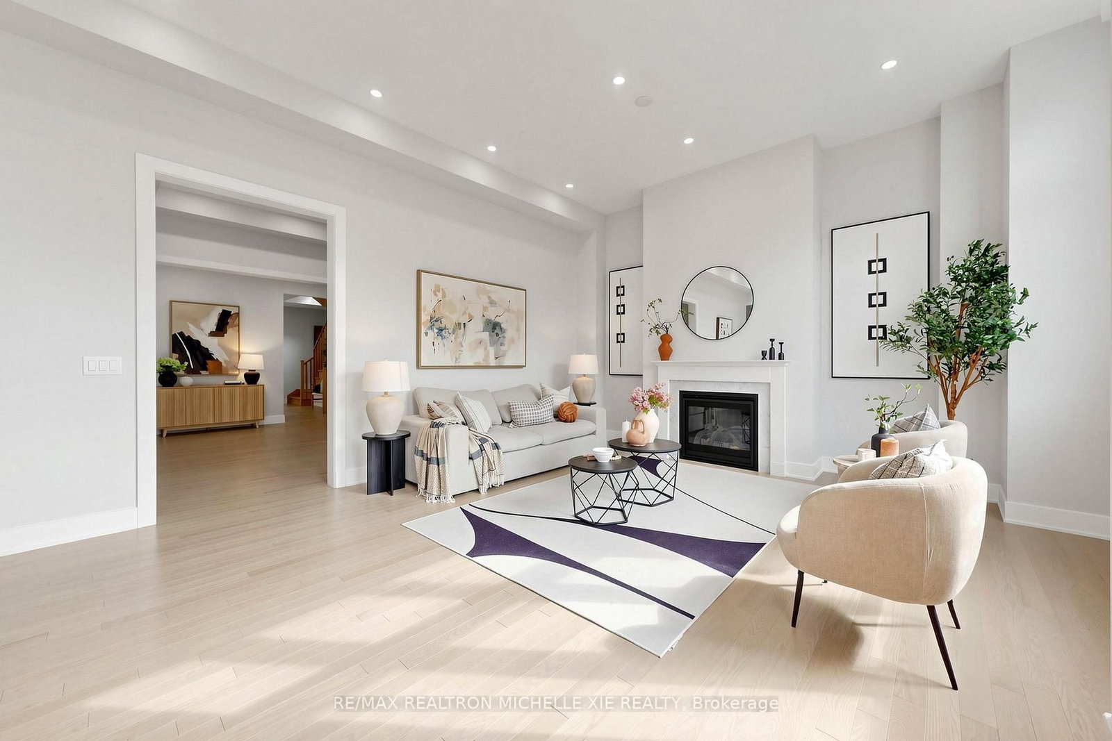 9 Nanhai Avenue • Markham, ON photo 3
