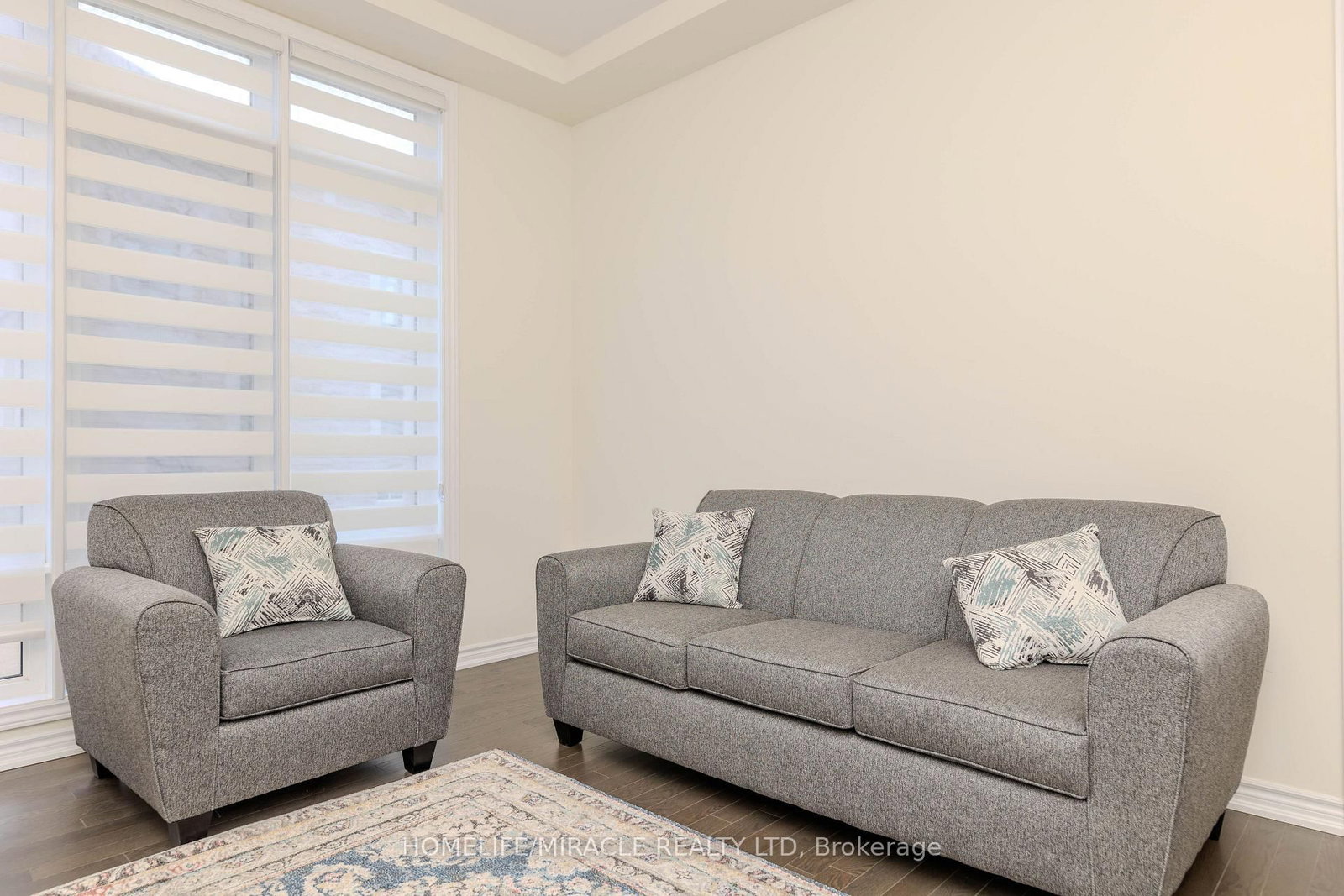 89 Halldorson Avenue • Aurora, ON photo 11