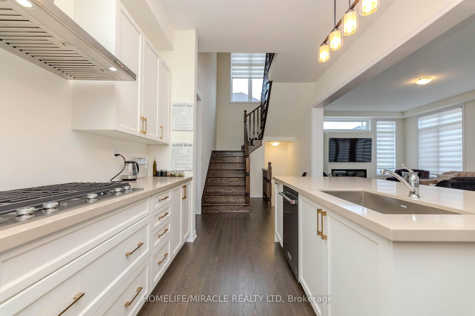 89 Halldorson Avenue • Aurora, ON photo 15