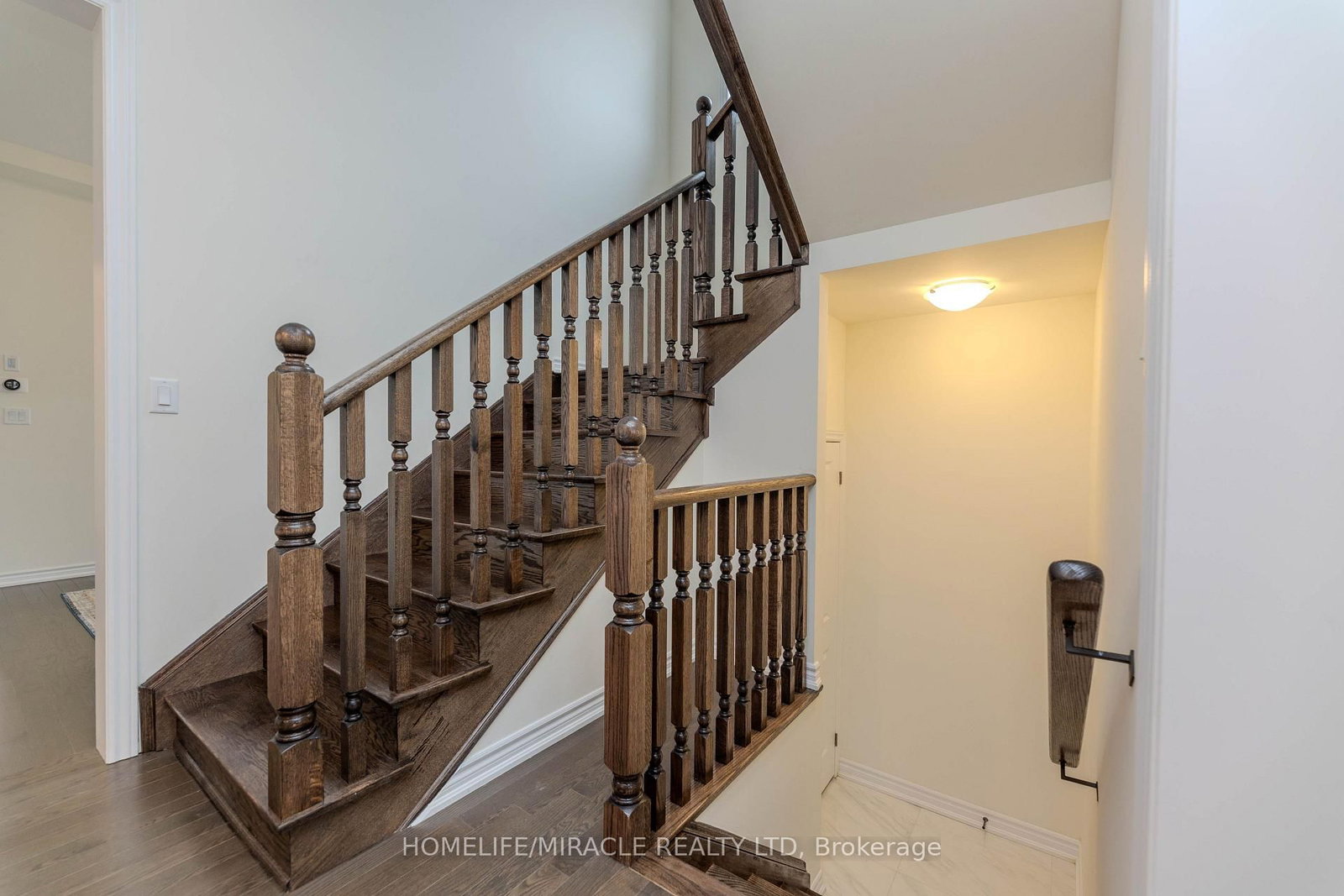 89 Halldorson Avenue • Aurora, ON photo 21