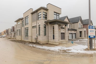 89 Halldorson Avenue • Aurora, ON photo 3