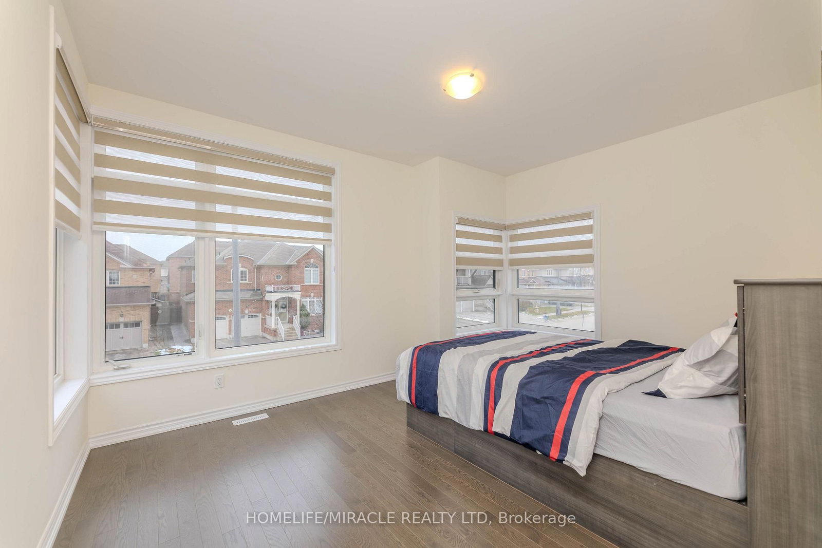 89 Halldorson Avenue • Aurora, ON photo 31