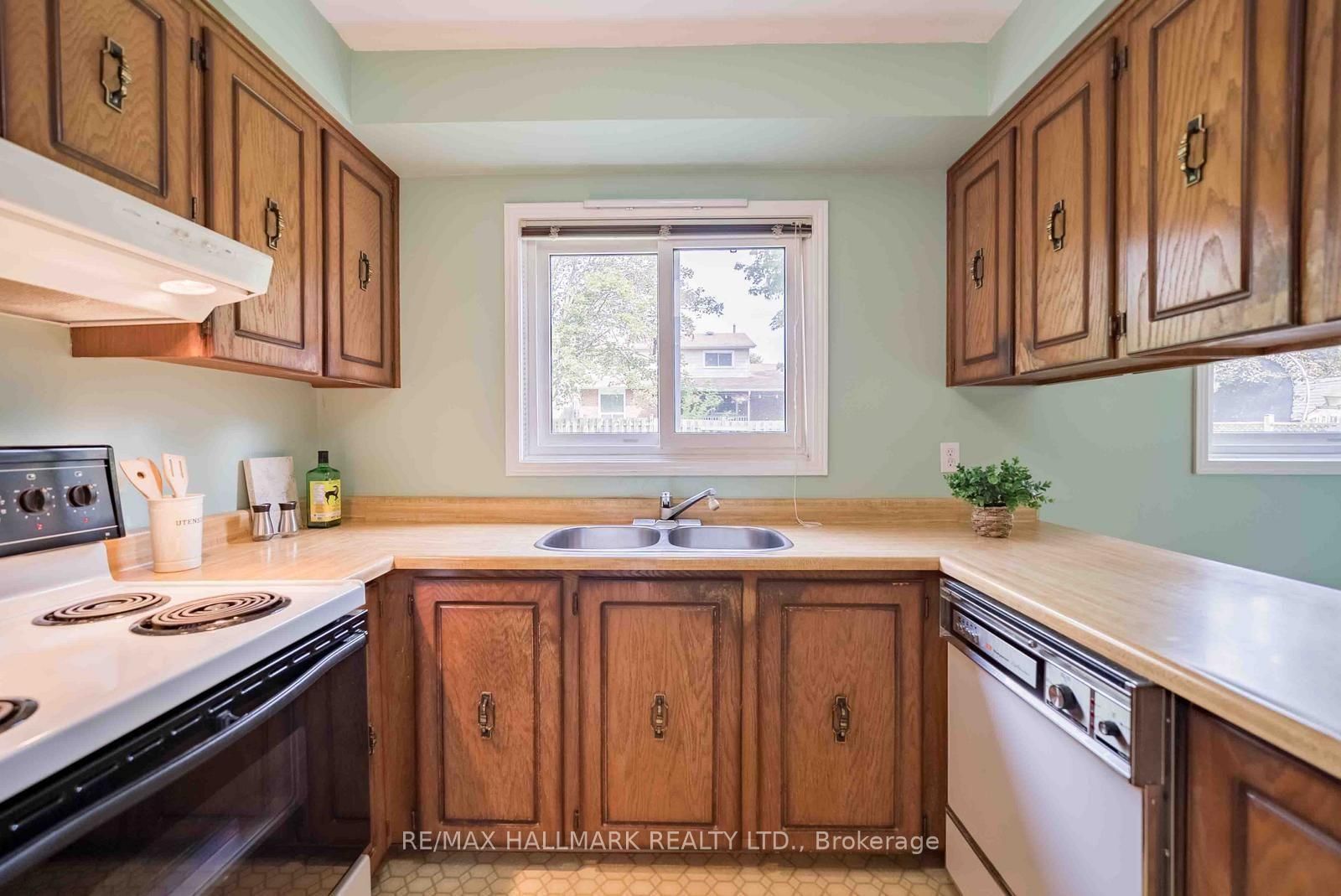 27 Sir Gawaine Place • Markham, ON photo 16