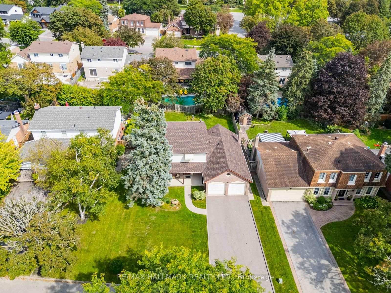 27 Sir Gawaine Place • Markham, ON photo 4