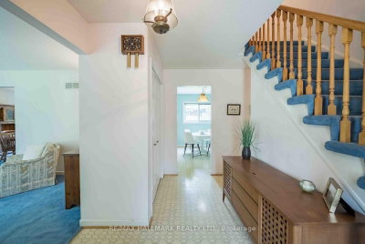 27 Sir Gawaine Place • Markham, ON photo 9