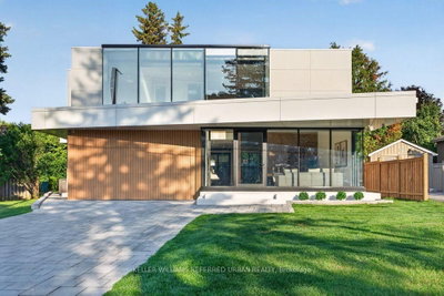 11 Knowles Crescent • Aurora, ON photo 2