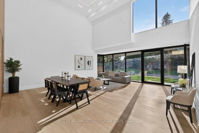 11 Knowles Crescent • Aurora, ON photo 3