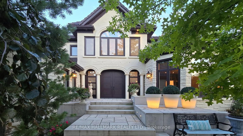 101 Longview Crescent
