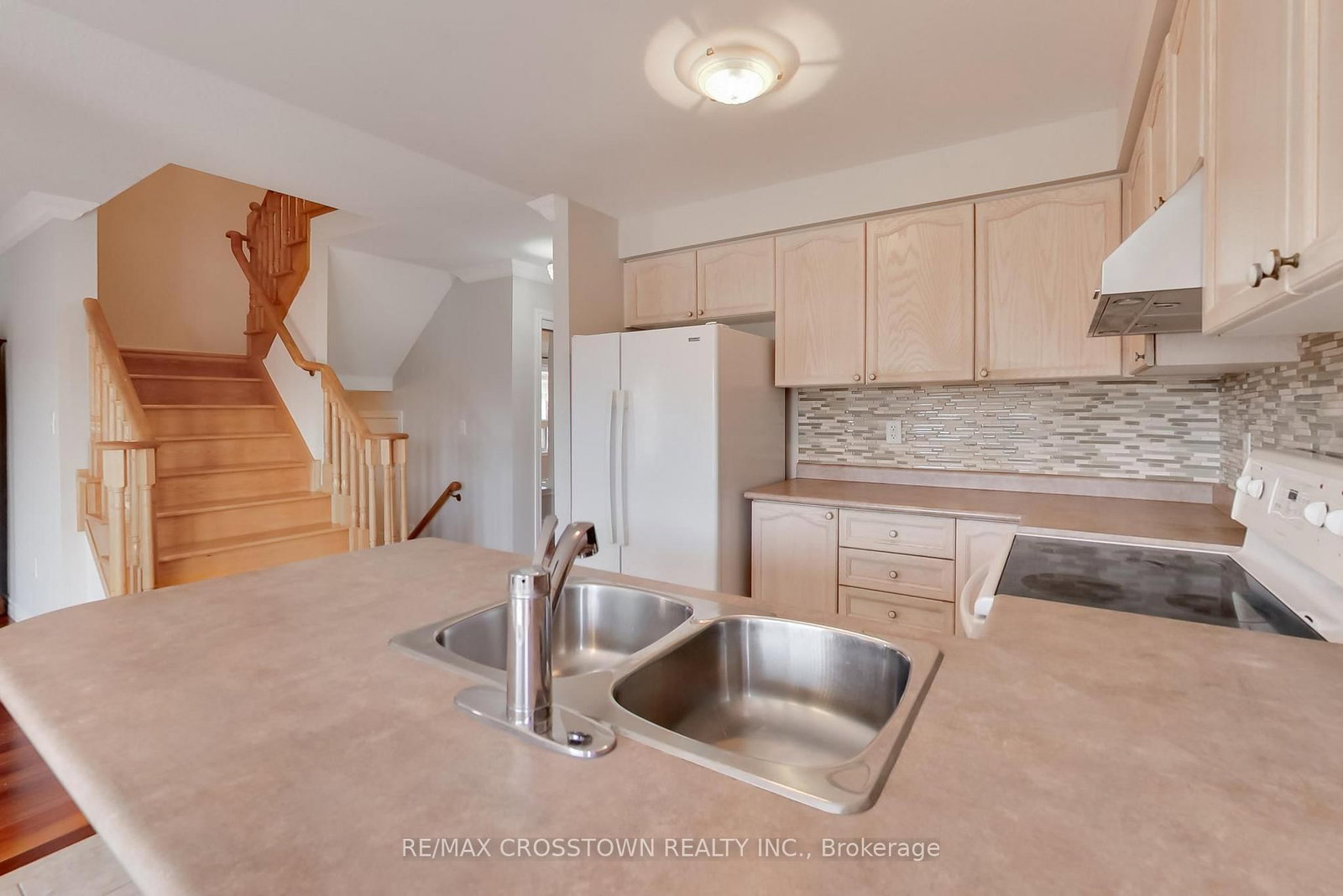 50 Petermann Street • Aurora, ON photo 10