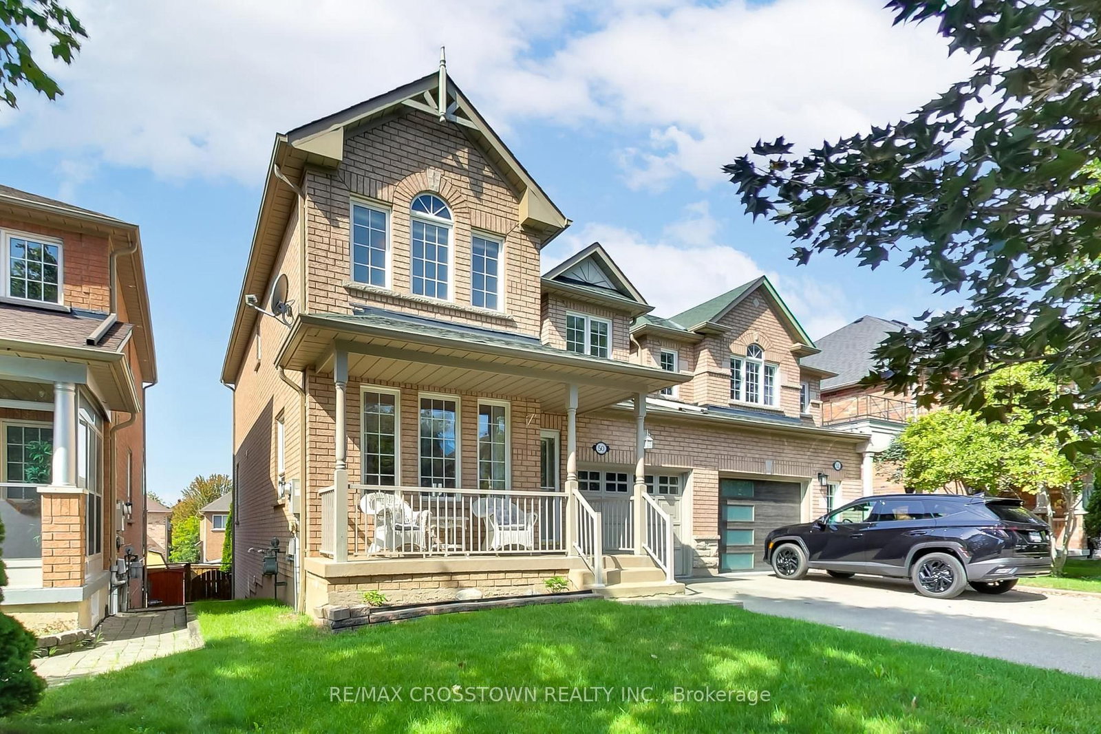 50 Petermann Street • Aurora, ON photo 2