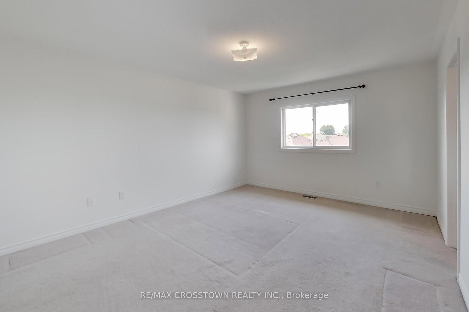 50 Petermann Street • Aurora, ON photo 22