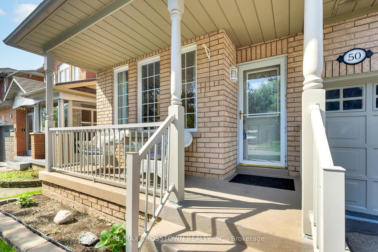 50 Petermann Street • Aurora, ON photo 3