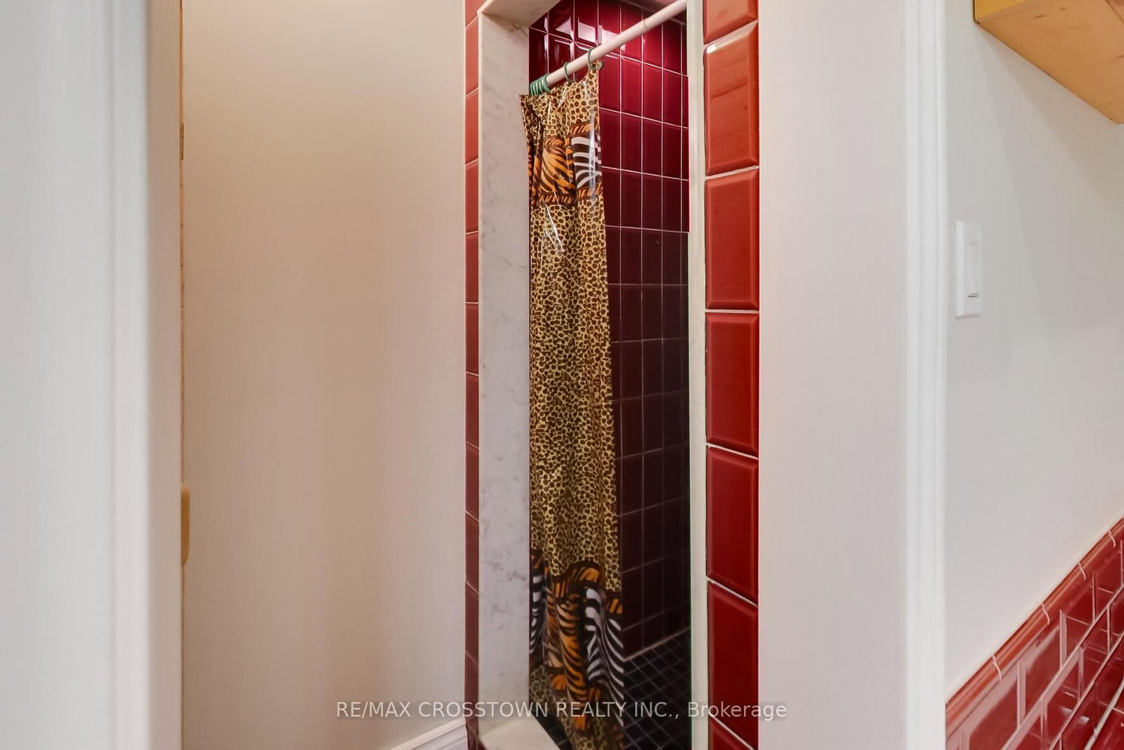 50 Petermann Street • Aurora, ON photo 39